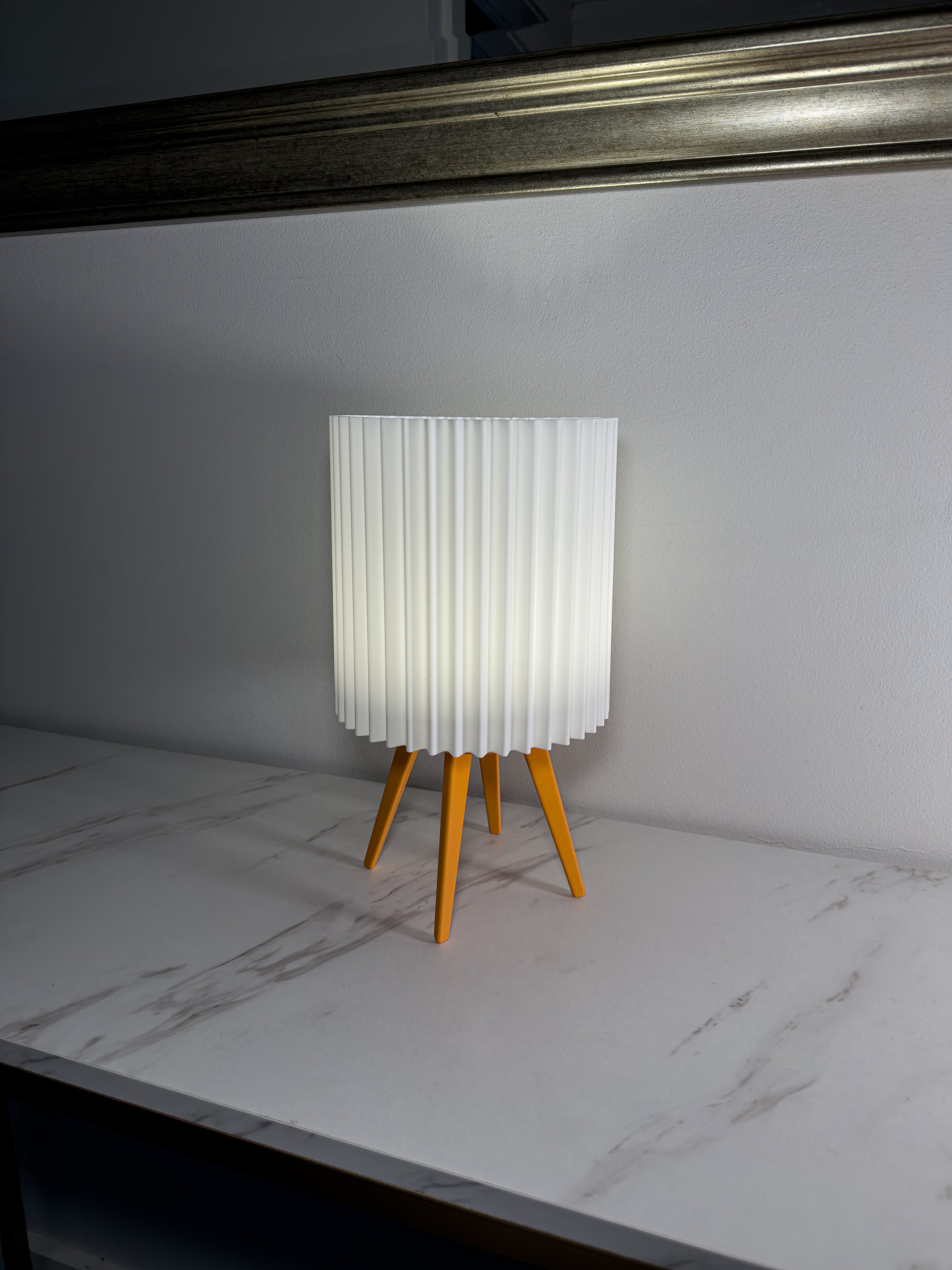 Triandis Ribbed Lamp