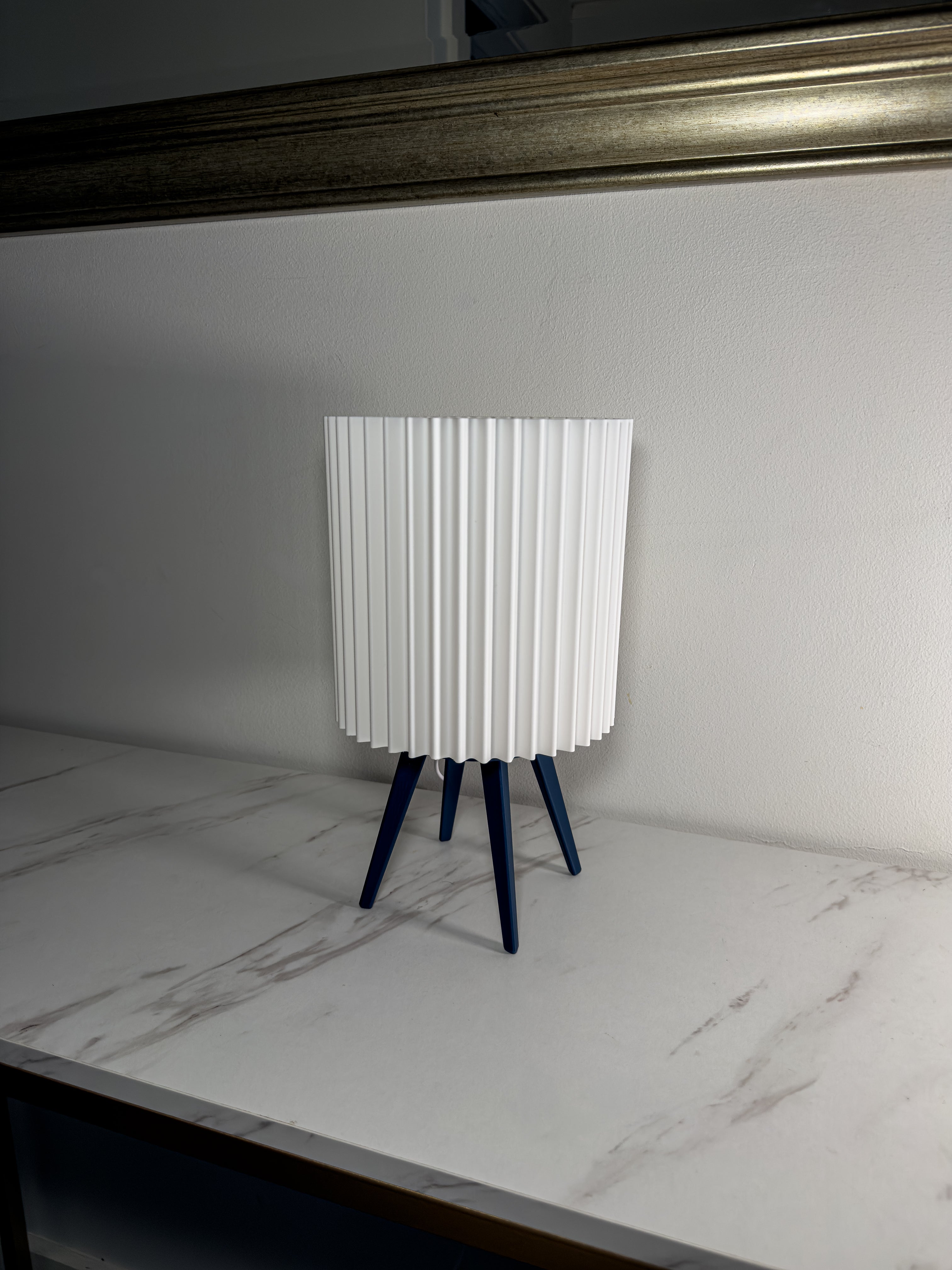 Triandis Ribbed Lamp